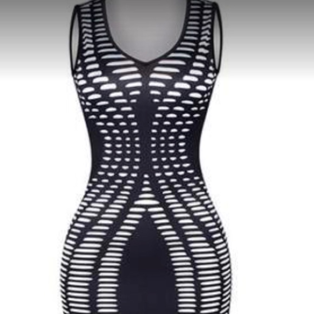 Sleeveless V-neck Cocktail Dress